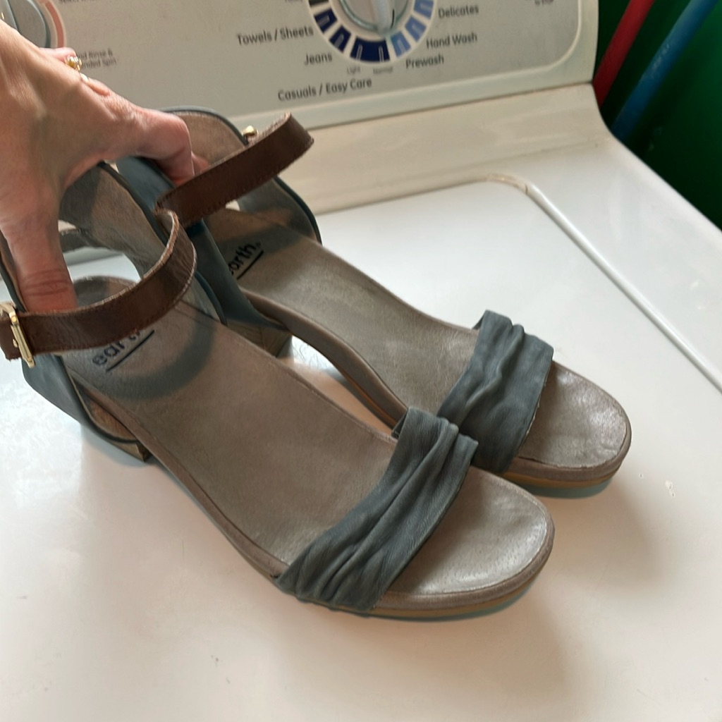 Earth Ivy Symphony Blue Brown Stacked Heel Sandals 8.5 Ankle Strap Cottagecore